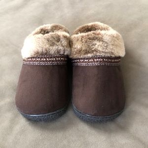 Women’s Brown Microsuede Slippers - Size 8.5/9 - NEVER WORN